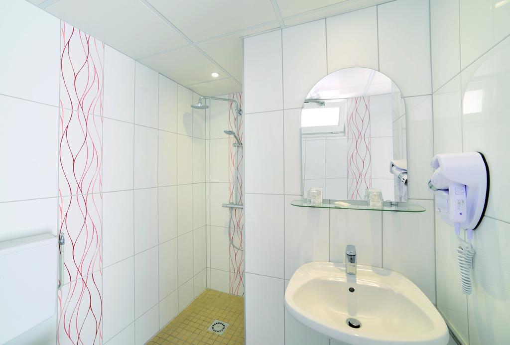 Hotel Saint Contard Лурд Экстерьер фото