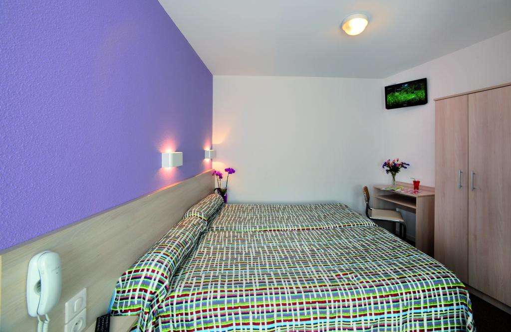 Hotel Saint Contard Лурд Экстерьер фото